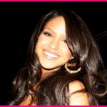 Cassie komt met video voor ‘Paradise’