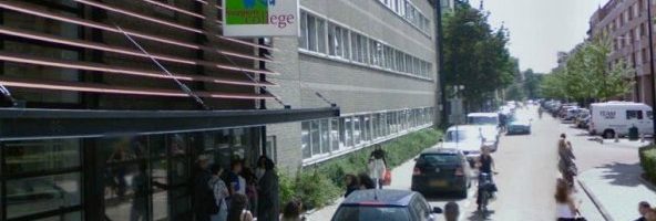 Politieagent blijft op school in Amsterdam