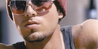 Enrique Iglesias ZWAARGEWOND bij aanvaring met drone