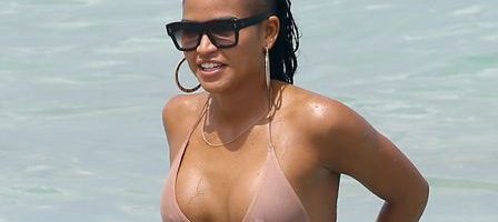 Sexy Cassie op Miami Beach…