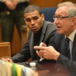 Chris Brown aangeklaagd door Deanna Gines
