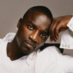 Akon dropt nieuwe video’s