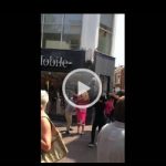 FUNNY: vrouw halfnaakt in winkelcentrum Haarlem