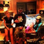 Miley Cyrus en Nicki Minaj in de studio