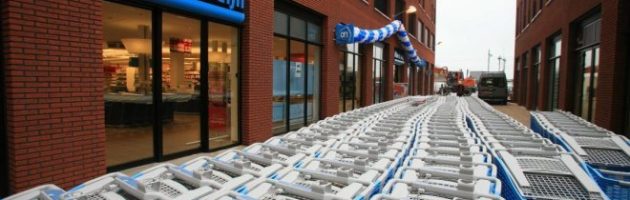 Politie sluit Albert Heijn om dreigtweets