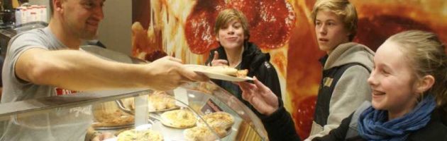 Bezorgers New York Pizza boos op werkgever
