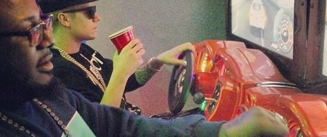 Justin Bieber weer met drank achter het stuur