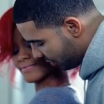 Drake feliciteert Rihanna met groot billboard