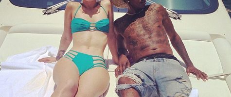 Sexy Iggy Azalea viert bday in Mexico