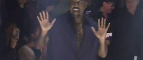 Kanye en Kim Kardashian uitgejoeld bij fashionshow