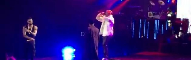 Usher nodigt Chris Brown, Kid Ink en August Alsina uit
