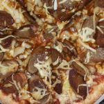 Nieuw: Pizza Frikandel speciaal