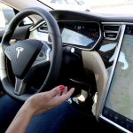 Tesla brengt ‘Autopilot’ update uit