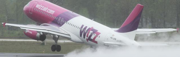 Toestel WizzAir maakt noodlanding op Schiphol