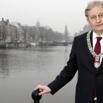 Burgemeester Van der Laan overleden