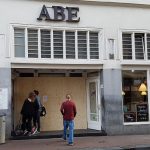 Club Abe weer open; VIP-tafels verboden