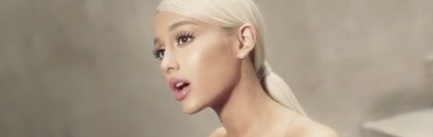 Ariana Grande viert verjaardag met video ‘Raindrops’