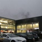 Brand bij Tesla-garage in Amsterdam