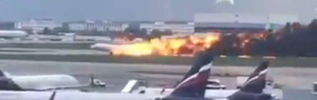 Zeker 13 doden bij landing brandend vliegtuig