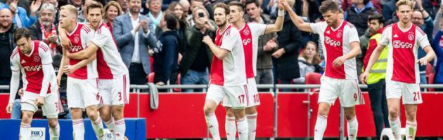 Ajax wint met Eredivisie-kampioenschap dubbel