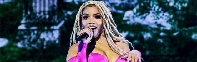 Chloë voor het eerst solo tijdens MTV Video Music Awards