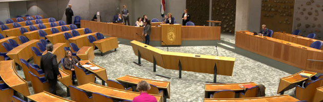 Kamer neemt motie aan: geen toegangsbewijs op terras