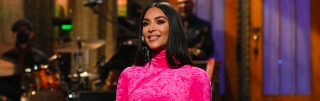 Kim Kardashian grapt over Kanye in SNL