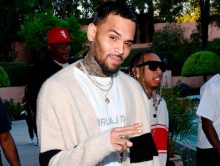 Chris Brown kondigt releasedate en cover album BREEZY aan