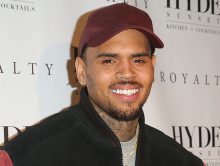 Chris Brown showt tracklist voor Breezy