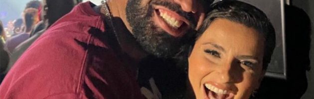 Drake brengt Nelly Furtado mee op het podium in Toronto