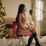 Summer Walker brengt video voor ‘Santa Baby’