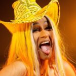 Cardi B gooit microfoon naar drank-gooier