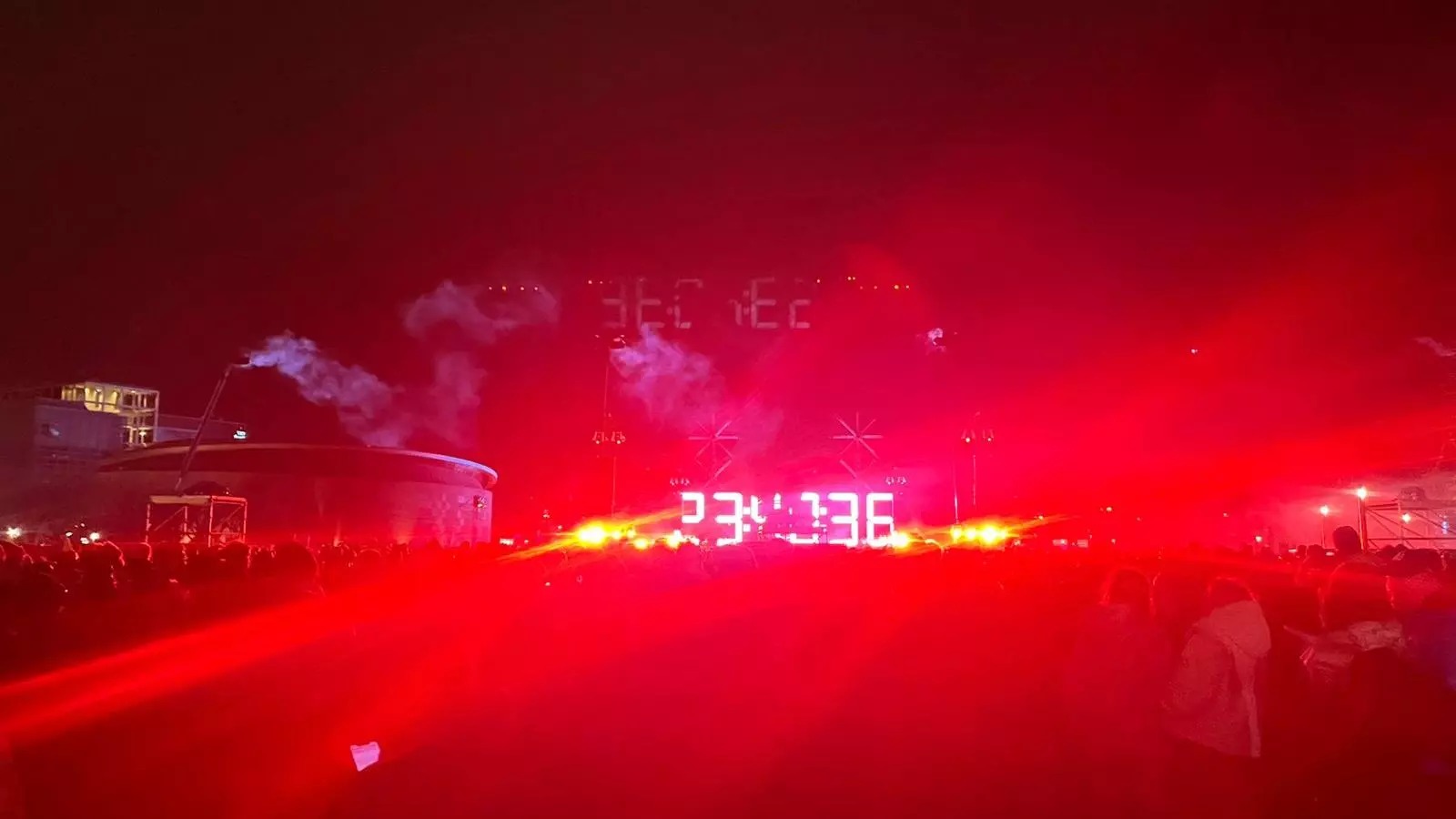 Gemeente Amsterdam viert jaarwisseling weer met lichtshow op Museumplein • Hot Jamz Urban Radio